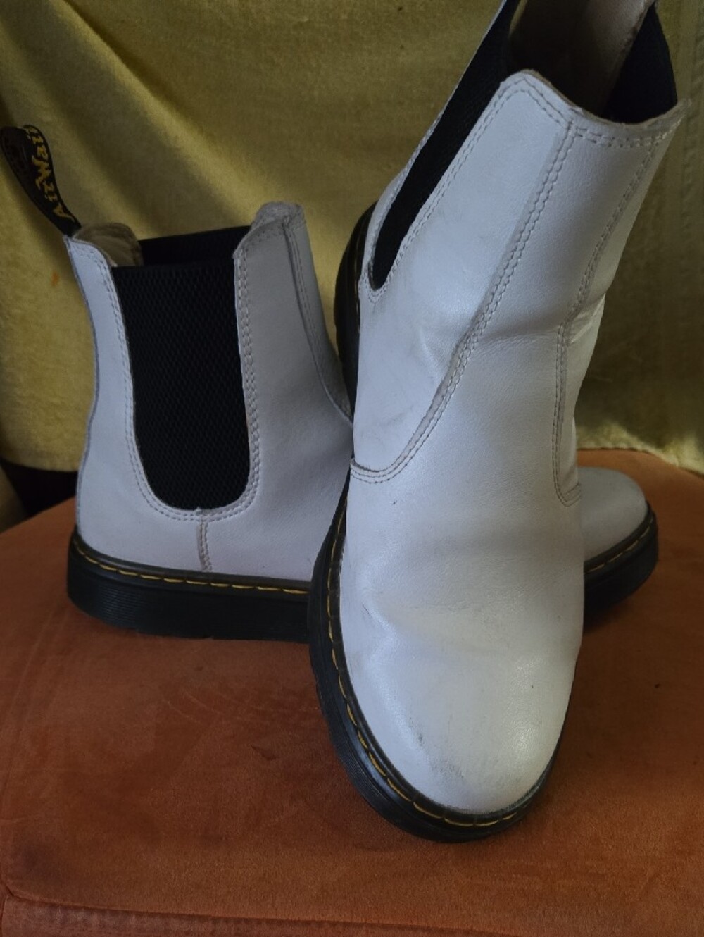 Dr. Martens Womens 8 White Leather Chelsea Boot with Black Elastic Panels - Picture 2 of 4